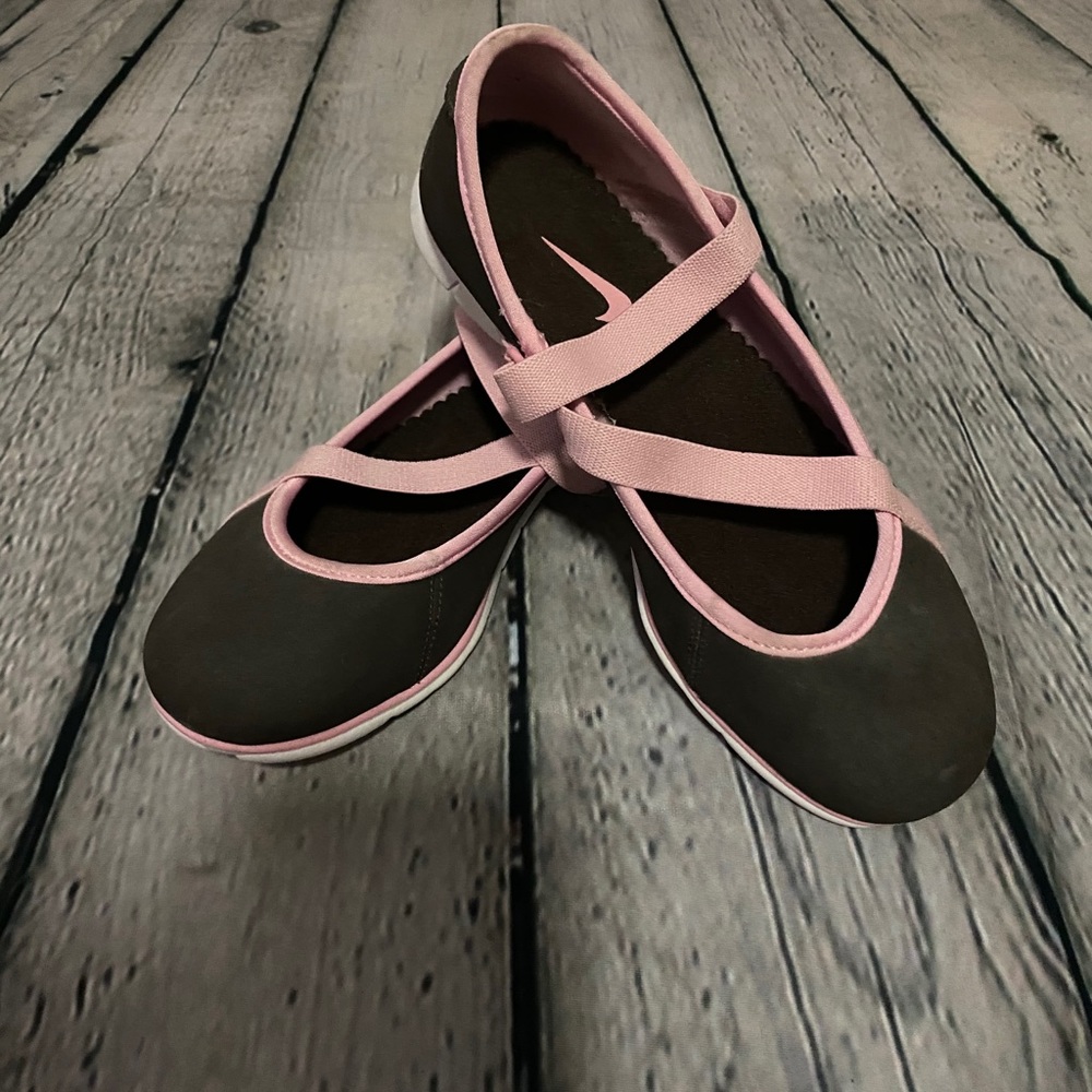 Nike Brown/ Pink Mary Janes Size 4